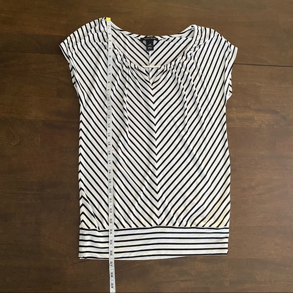 WHITE HOUSE BLACK MARKET Striped V-Neck Blouse - Picture 6 of 11